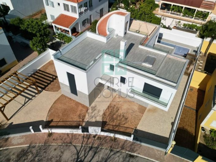 Image No.7-4 Bed House for sale