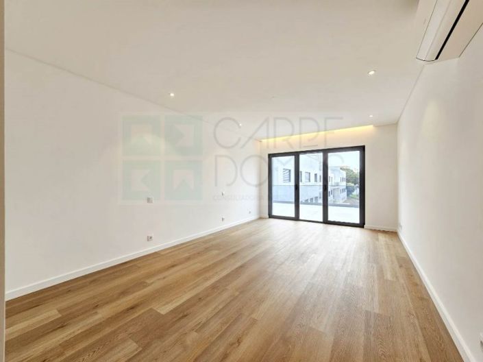 Image No.38-3 Bed Apartment for sale