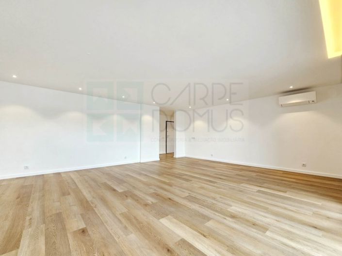 Image No.19-2 Bed Apartment for sale