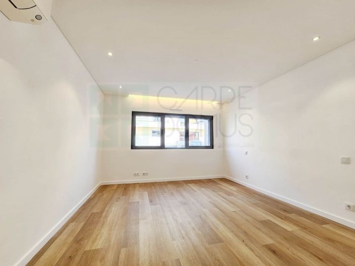 Image No.22-2 Bed Apartment for sale