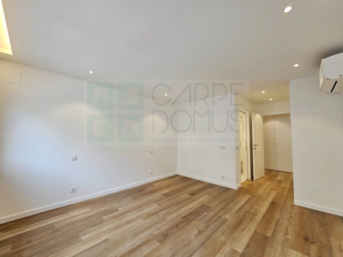 Image No.24-2 Bed Apartment for sale