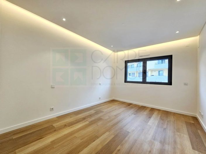 Image No.25-2 Bed Apartment for sale