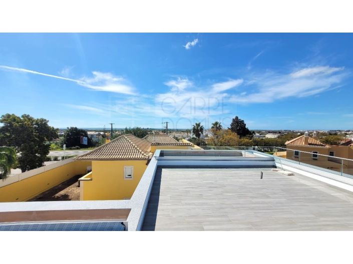 Image No.16-4 Bed House for sale