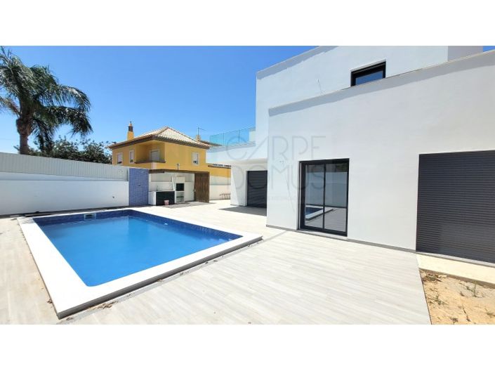 Image No.7-4 Bed House for sale