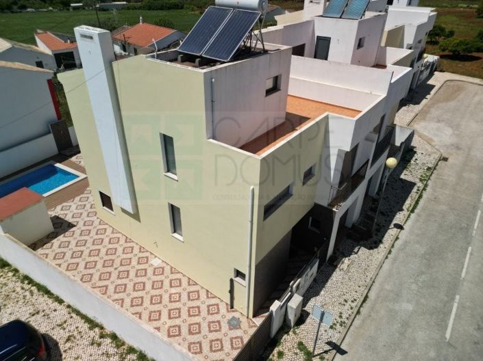 Image No.1-3 Bed House for sale