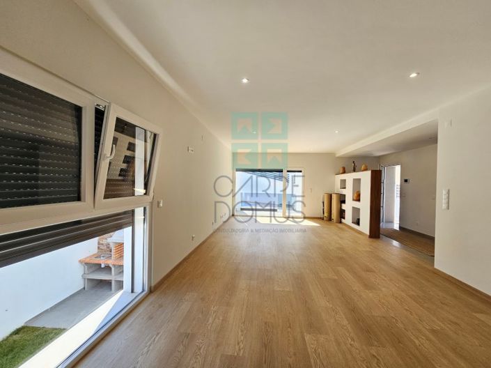 Image No.11-4 Bed House for sale