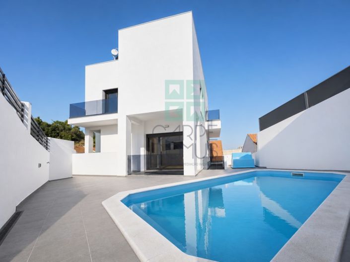 Image No.12-4 Bed House for sale