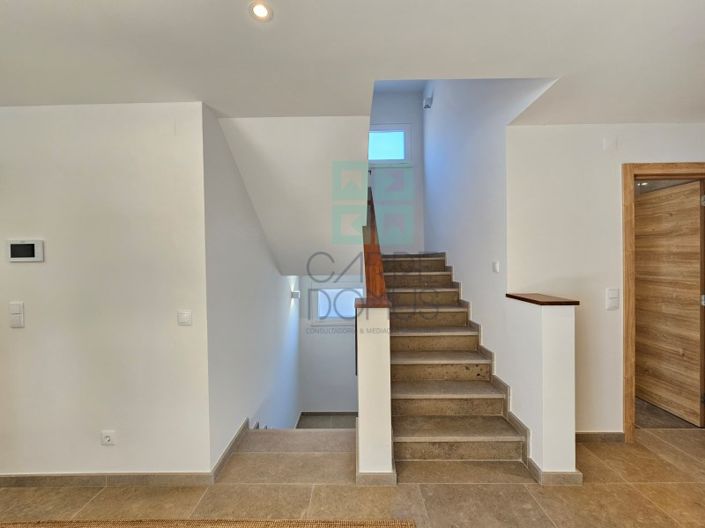 Image No.27-4 Bed House for sale