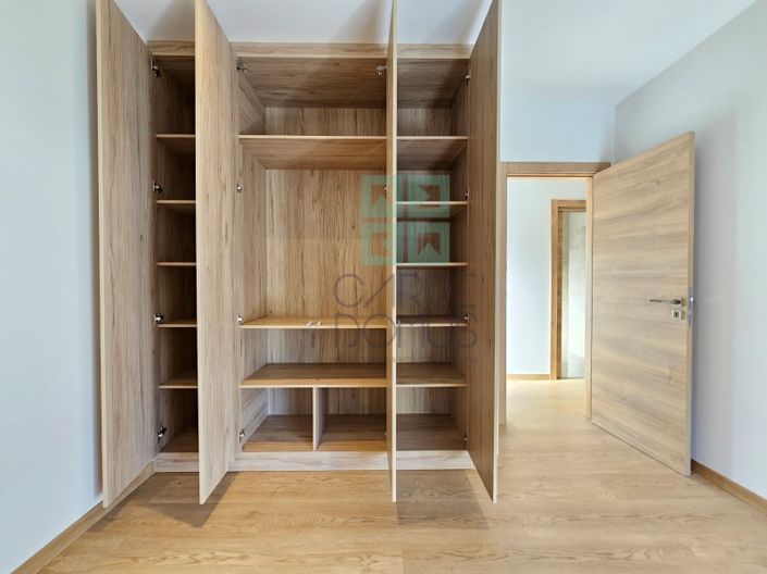 Image No.31-4 Bed House for sale