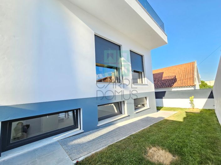 Image No.34-4 Bed House for sale