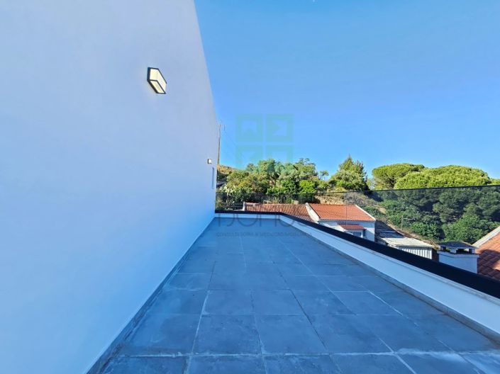 Image No.41-4 Bed House for sale