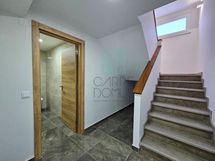 Image No.41-4 Bed House for sale