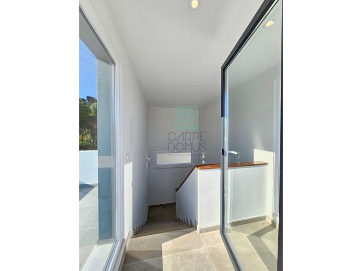 Image No.42-4 Bed House for sale