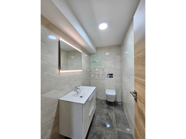 Image No.42-4 Bed House for sale