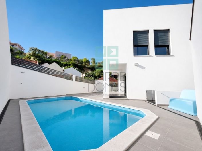 Image No.56-4 Bed House for sale