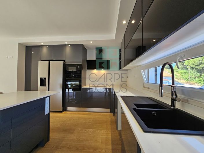 Image No.6-4 Bed House for sale