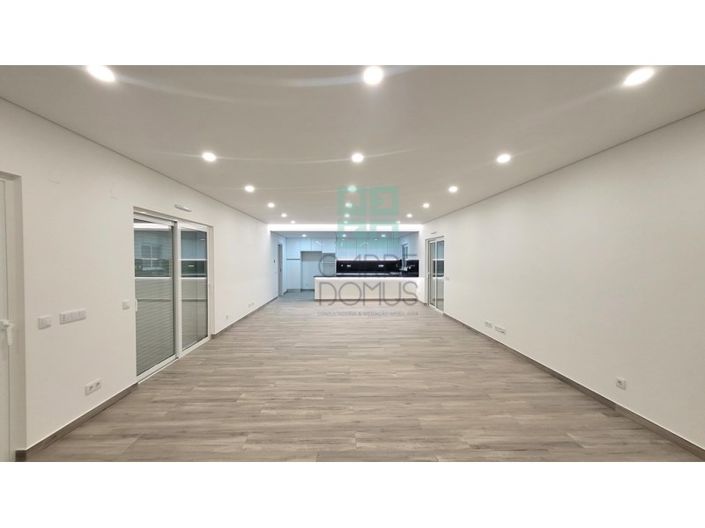 Image No.10-4 Bed House for sale