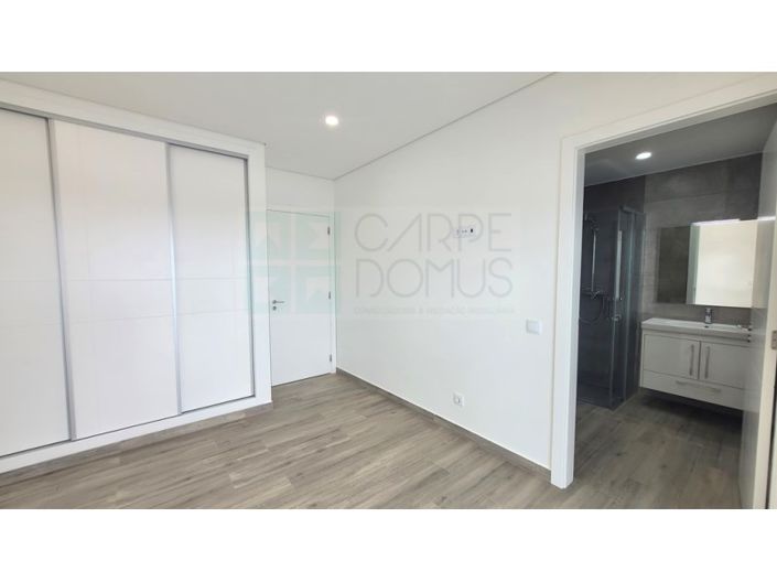 Image No.24-4 Bed House for sale