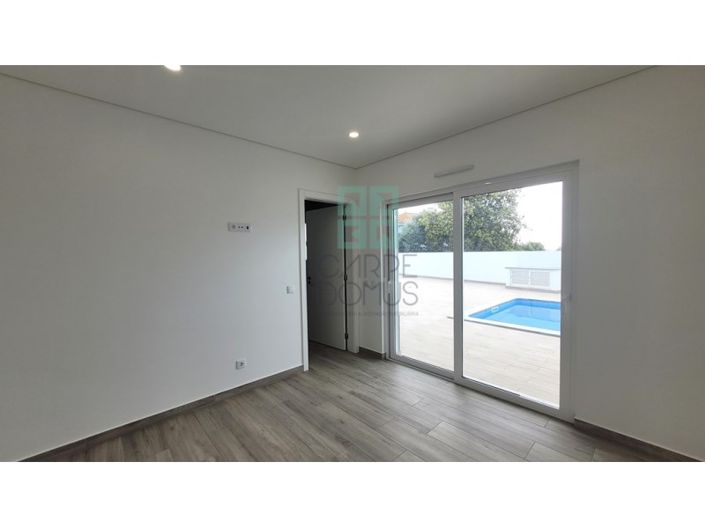 Image No.22-4 Bed House for sale