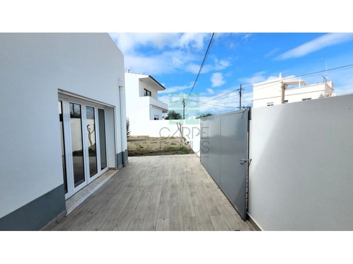 Image No.24-4 Bed House for sale