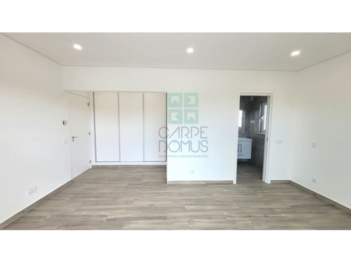 Image No.33-4 Bed House for sale