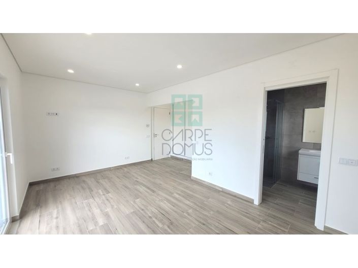 Image No.34-4 Bed House for sale