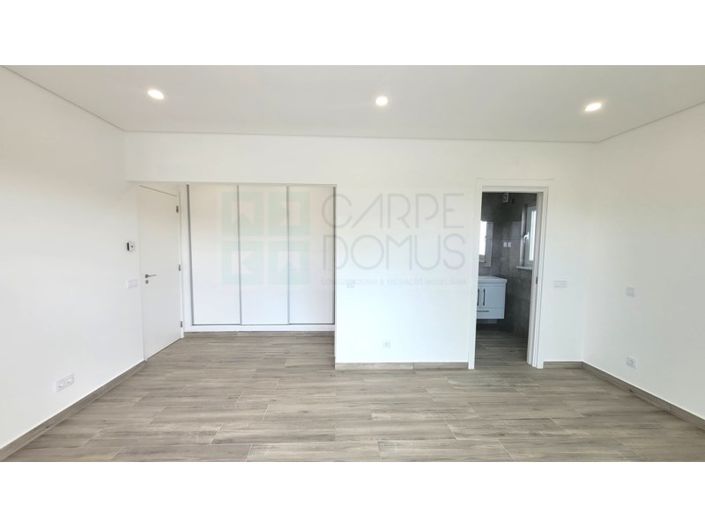 Image No.37-4 Bed House for sale