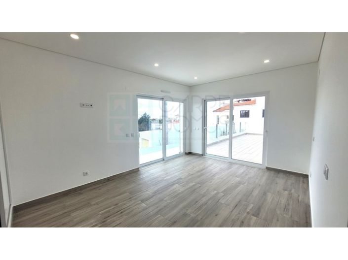 Image No.41-4 Bed House for sale