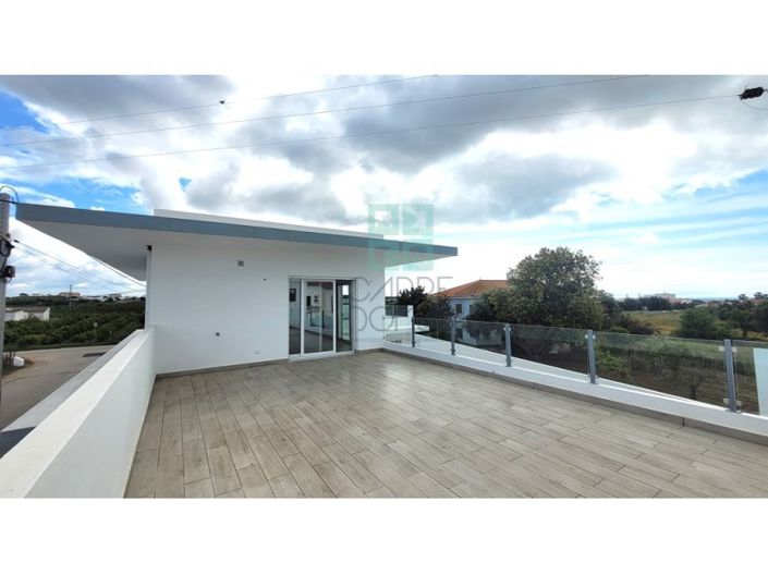 Image No.40-4 Bed House for sale