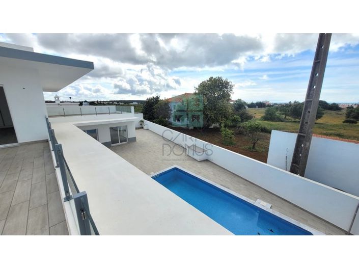 Image No.42-4 Bed House for sale