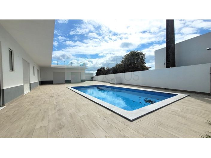 Image No.47-4 Bed House for sale