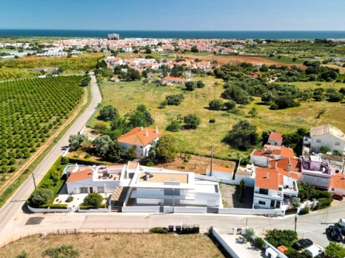 Image No.48-4 Bed House for sale