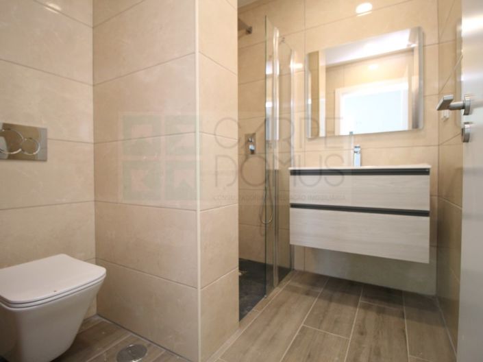 Image No.14-4 Bed House for sale