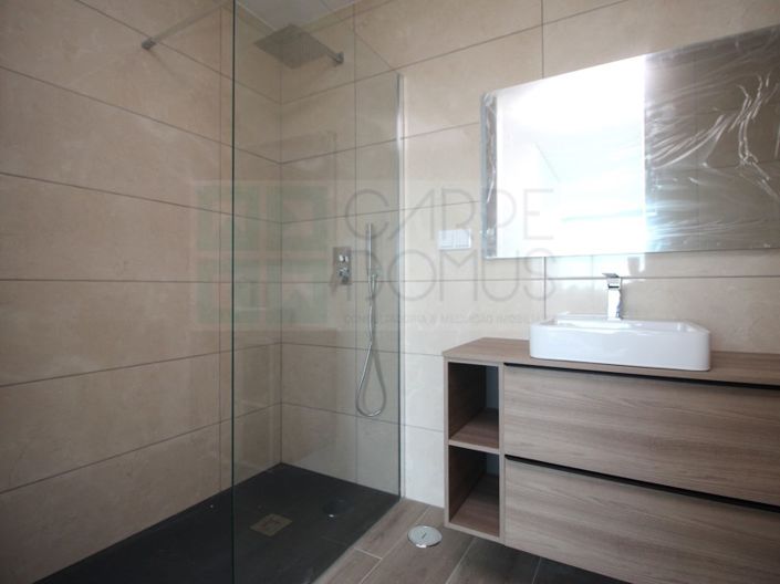 Image No.24-4 Bed House for sale