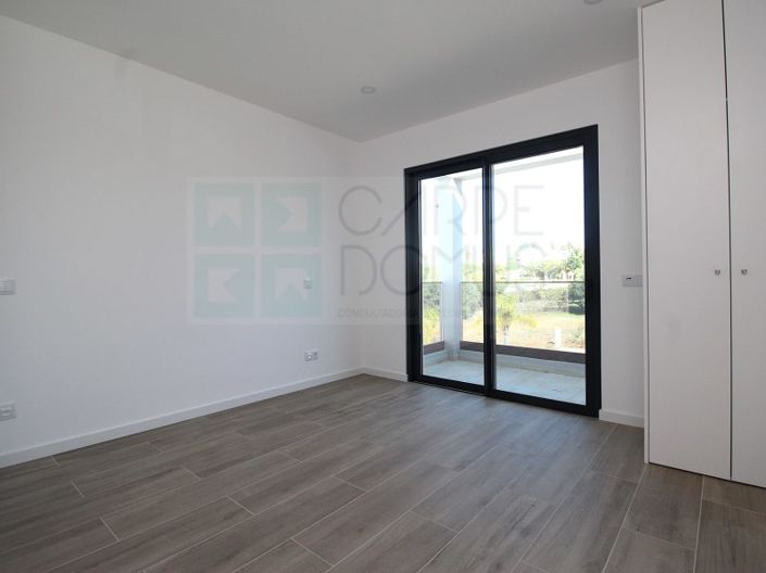 Image No.25-4 Bed House for sale