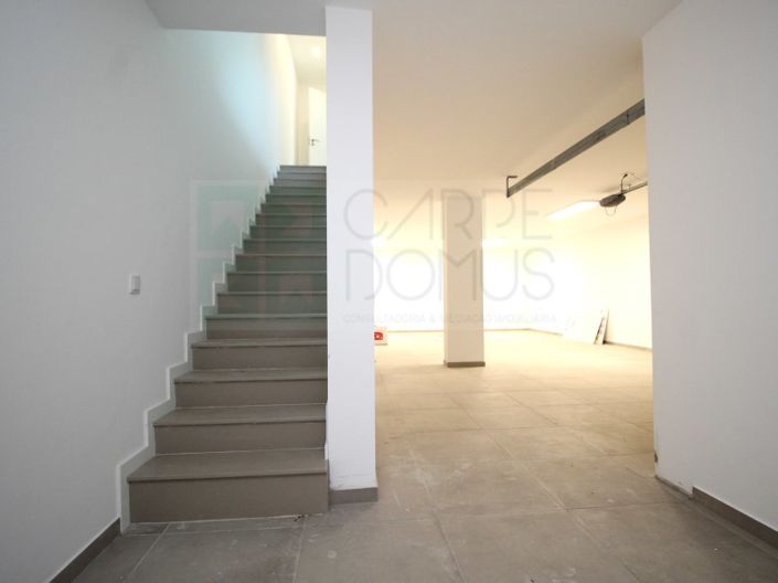 Image No.35-4 Bed House for sale