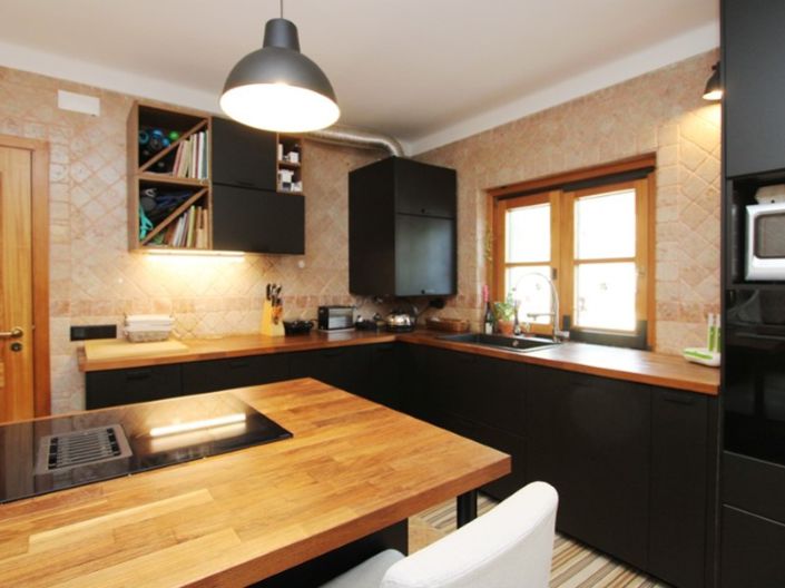 Image No.10-4 Bed Farmhouse for sale