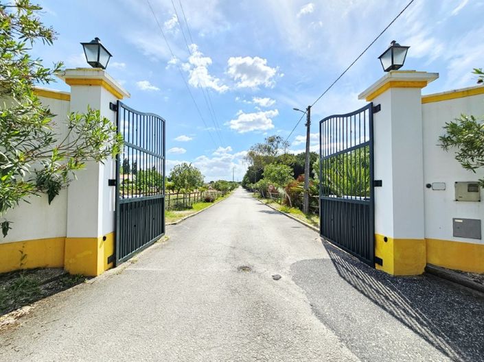 Image No.11-4 Bed Farmhouse for sale