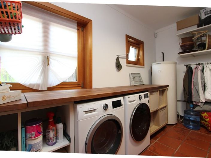 Image No.21-4 Bed Farmhouse for sale