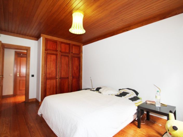 Image No.32-4 Bed Farmhouse for sale