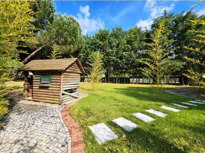 Image No.51-4 Bed Farmhouse for sale