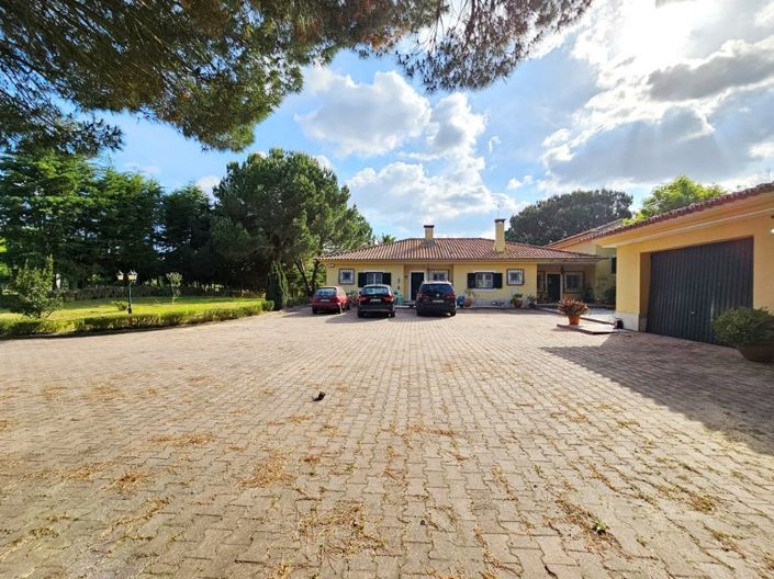 Image No.55-4 Bed Farmhouse for sale