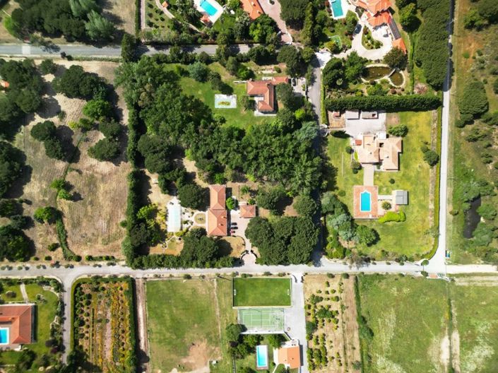 Image No.56-4 Bed Farmhouse for sale