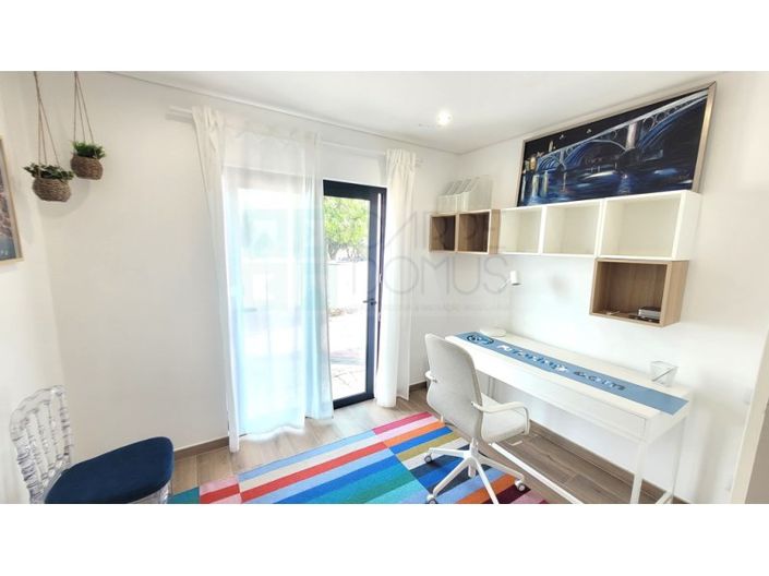 Image No.20-3 Bed Apartment for sale