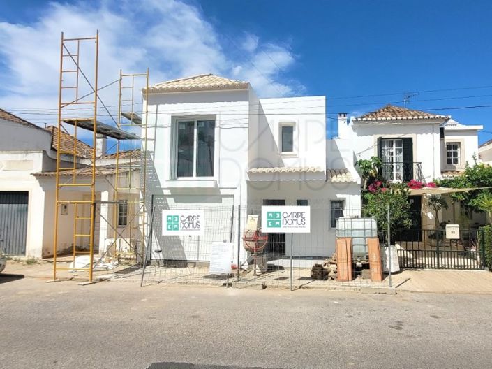 Image No.1-3 Bed House for sale