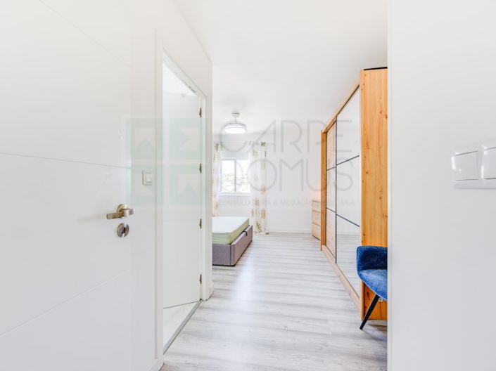 Image No.10-2 Bed House for sale