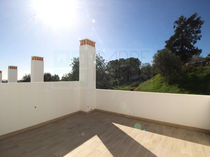 Image No.1-3 Bed House for sale