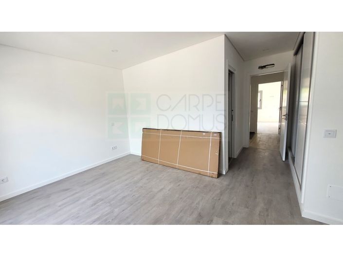 Image No.15-3 Bed House for sale