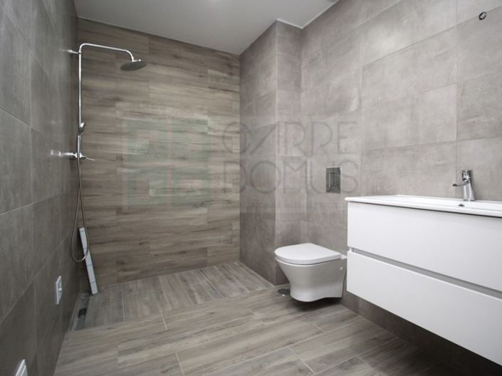 Image No.18-3 Bed House for sale