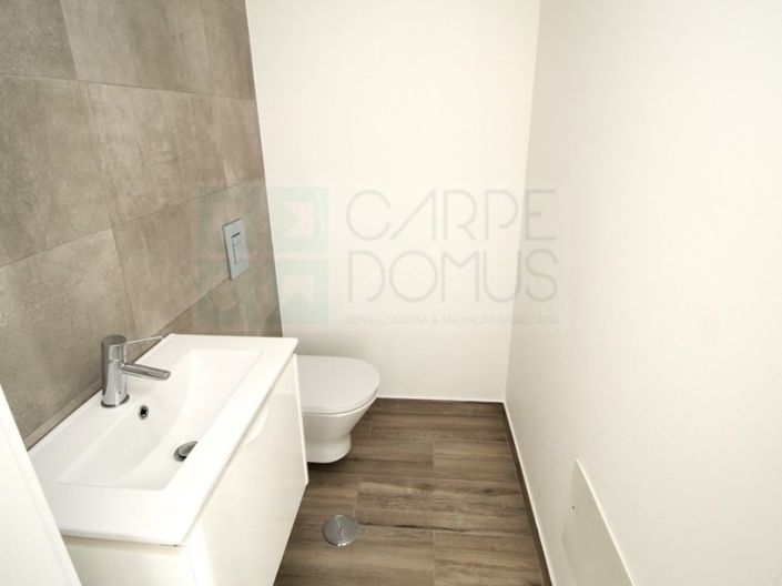 Image No.24-3 Bed House for sale